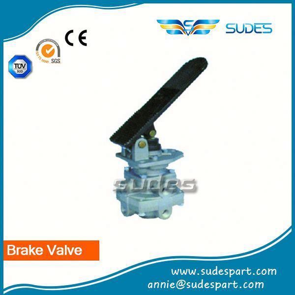 Foot Brake Valve for Mercedes Benz Truck 4613075000