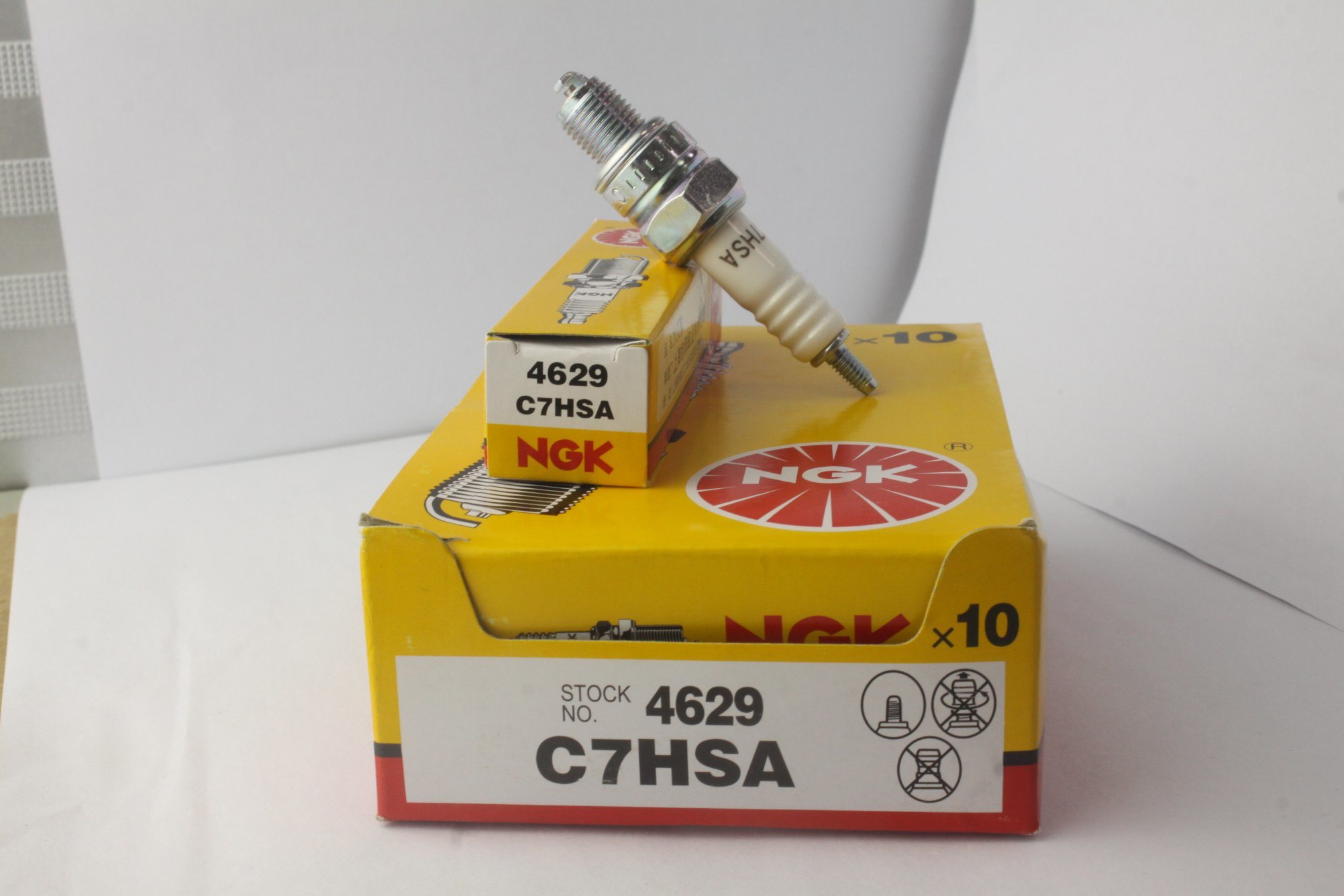 Spark Plug Motorcycle Parts for Ngk C7hsa 4629